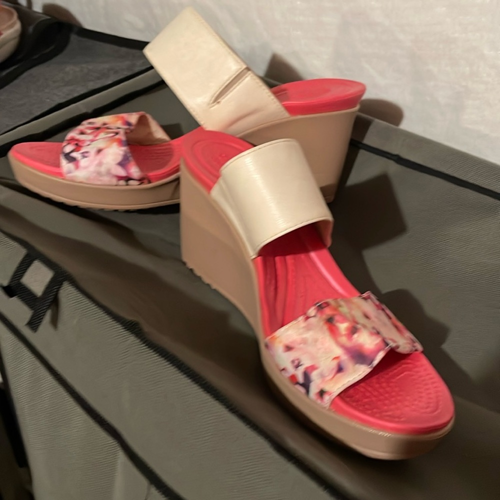 Stretch strap pink sandals multi color flowers.  Comfortable to stand